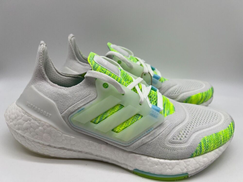 Adidas Ultraboost 22 Running Women's White Bliss Blue Volt GX5926 Size 8 NWT.